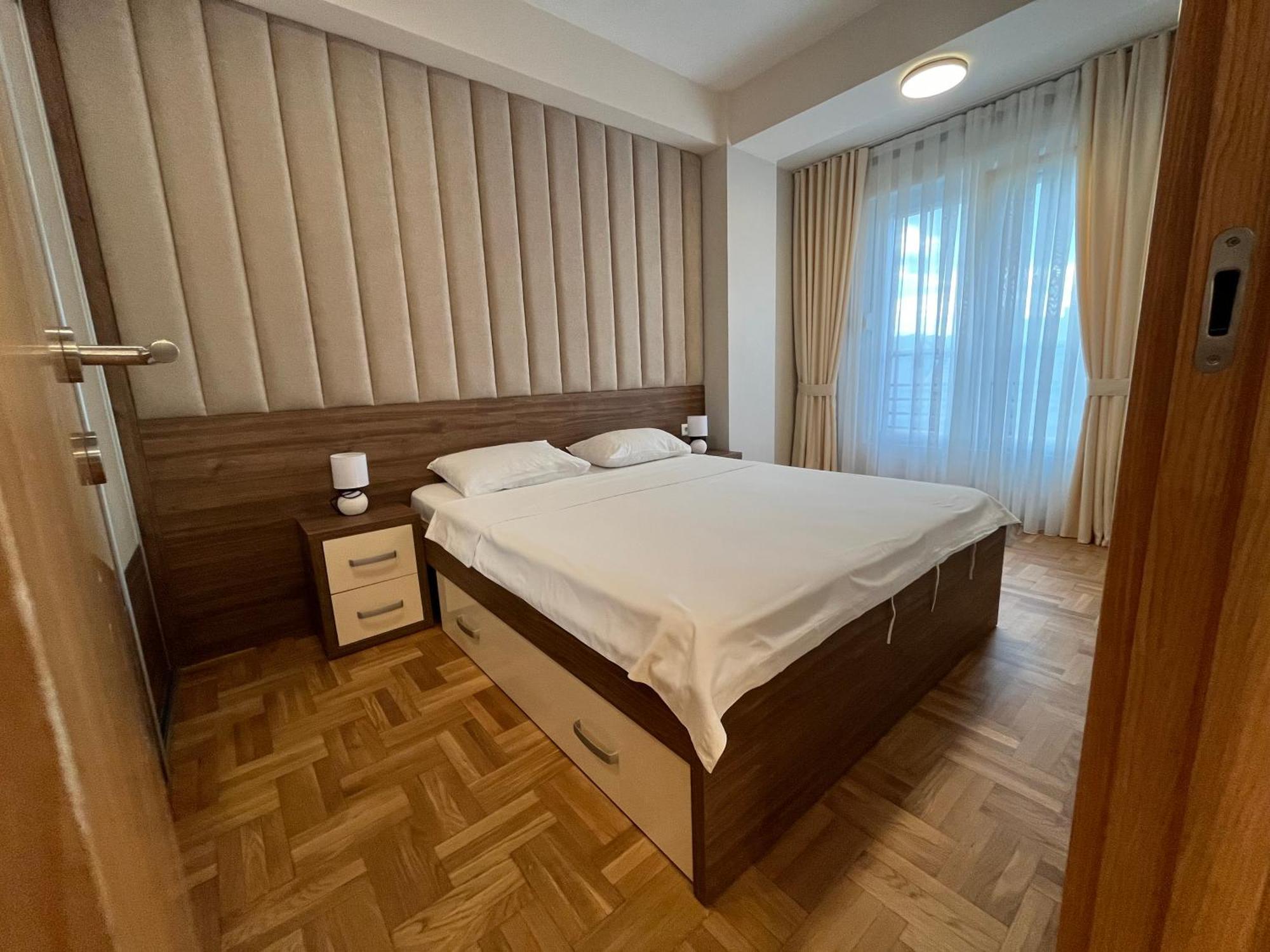 Apartments 28 Podgorica Bagian luar foto